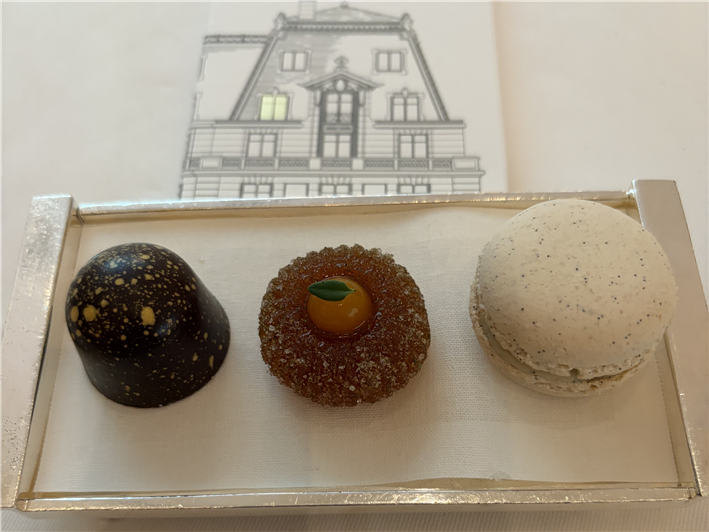 petit four tray
